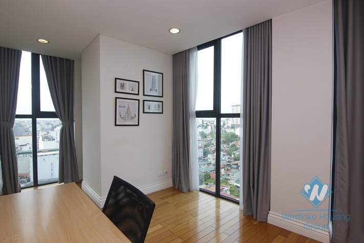 Luxury three bedrooms apartment for rent in Hoang Thanh tower, city center, Ha Noi
